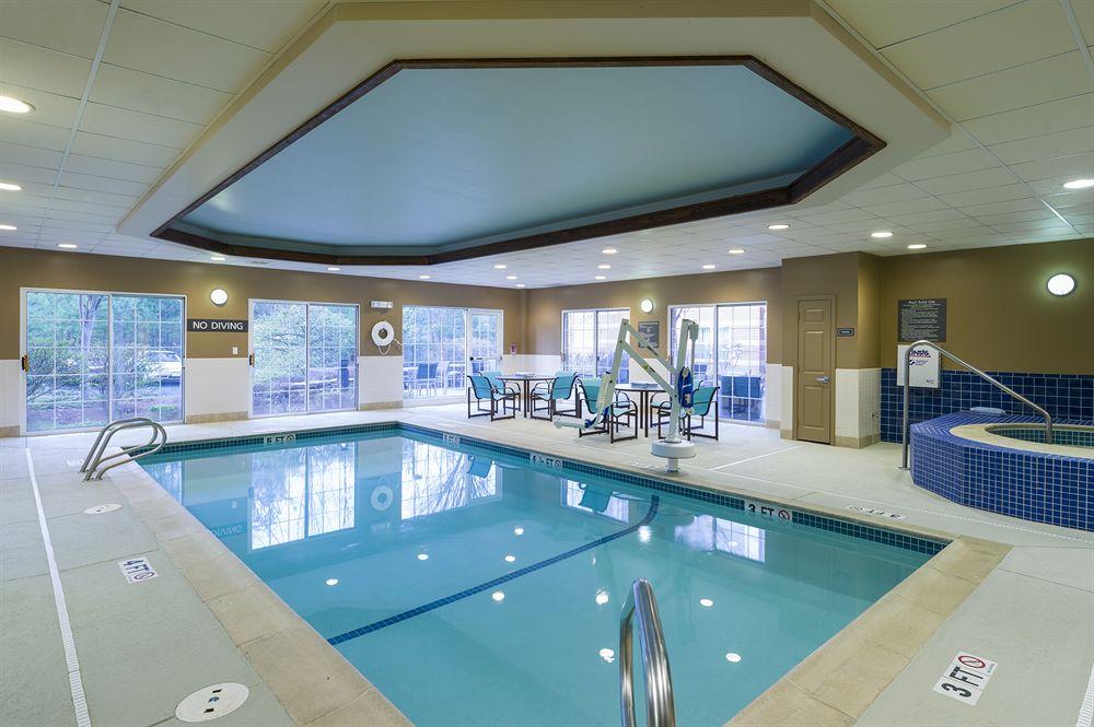 Residence Inn Boston Фреймингем Экстерьер фото
