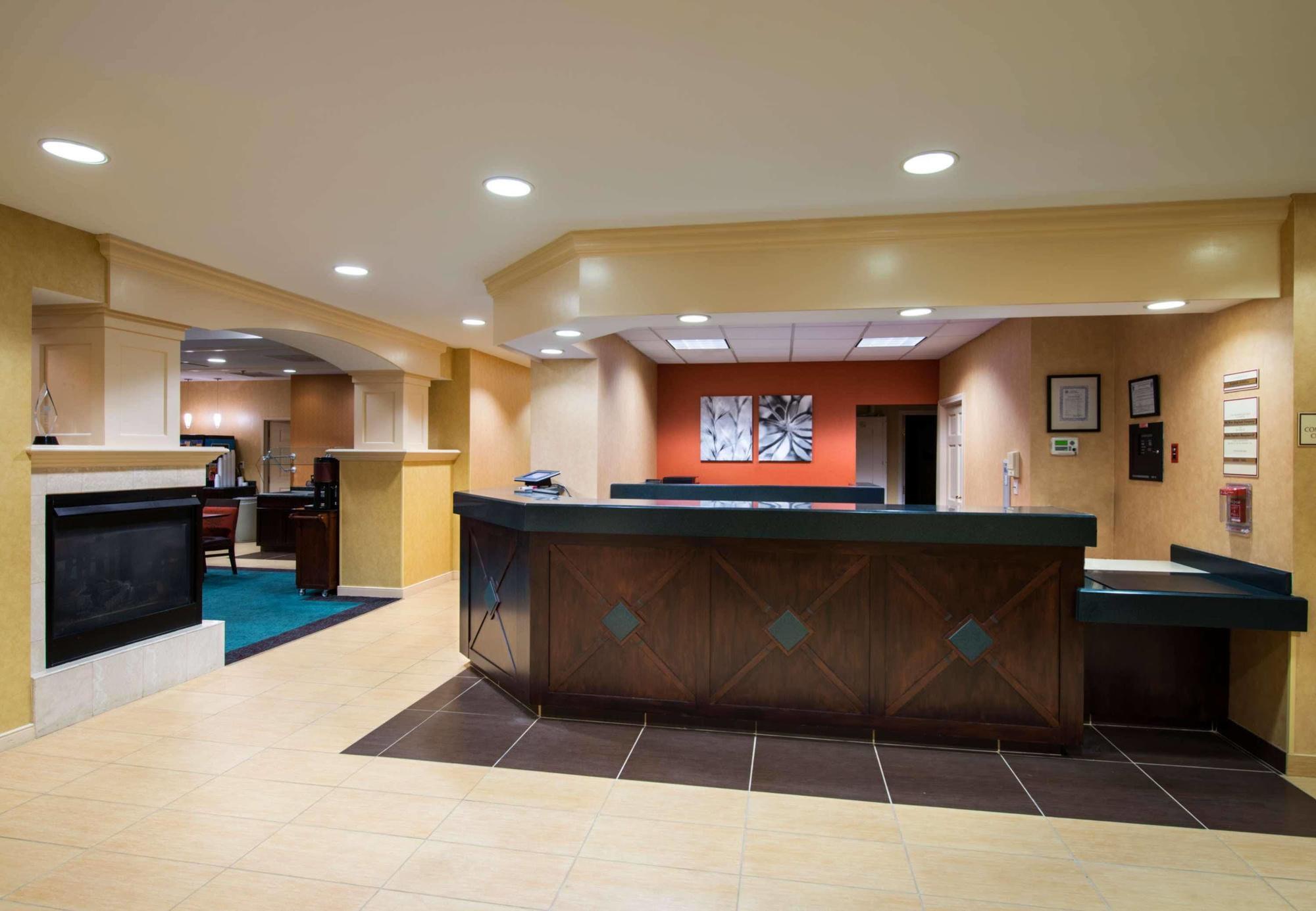 Residence Inn Boston Фреймингем Экстерьер фото